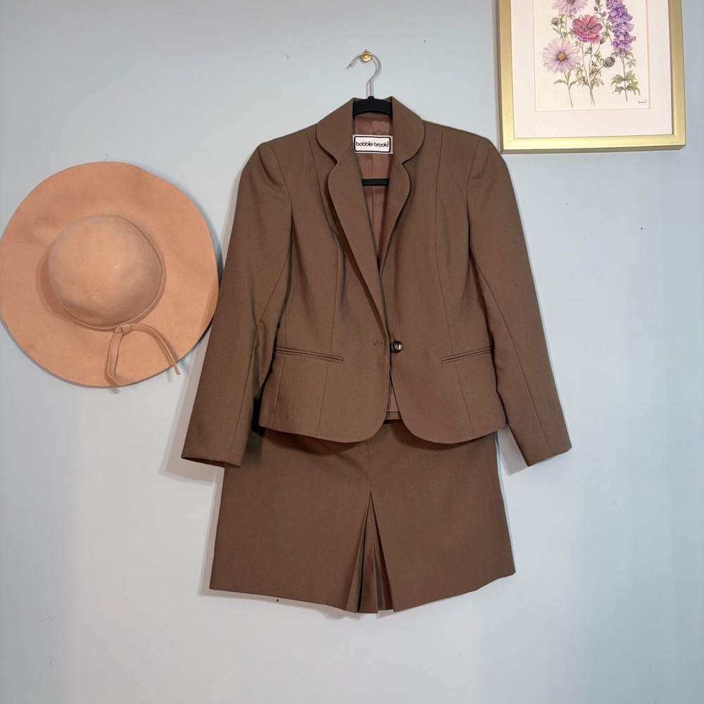 Vintage Bobbie Brooks Brown Skirt Suit Scalloped Lapel Blazer Set Style 1160